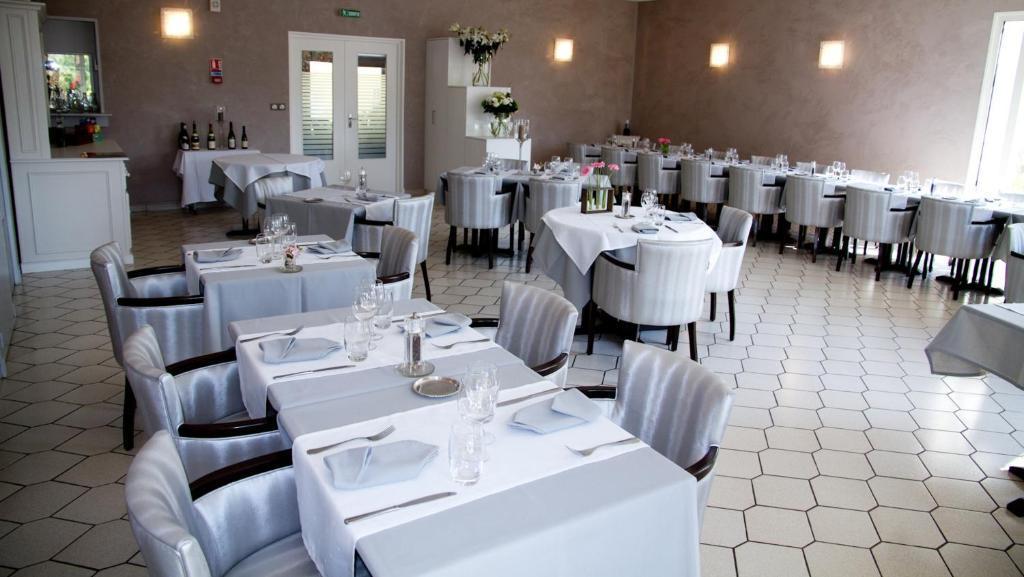 Les Orchidees , Hotel & Restaurant Верден-сюр-Мез Екстер'єр фото